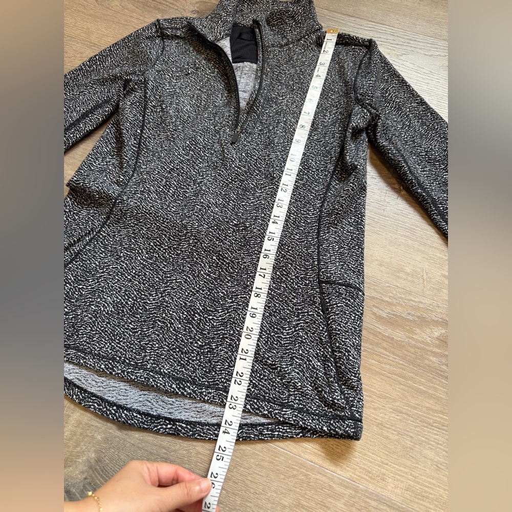 Lululemon Outrun 1/2 Zip in Luon Ripple Jacquard Black & White - Picture 10 of 11